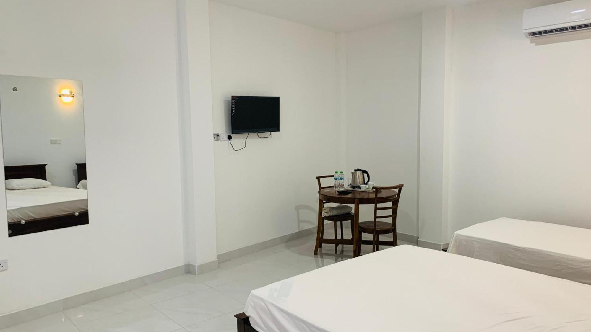 Meridian Holiday Resort Ratnapura Exterior photo